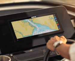 Simrad NSX3015 UltraWide kaikuplotteri Active Imaging 3-in-1 peräpeilianturilla