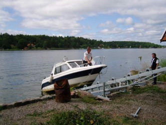 Kuvan pystytanko on lisävarusteinen pidike liinalle