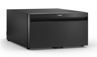 Dometic NRDX 30B mustalla etupaneelilla