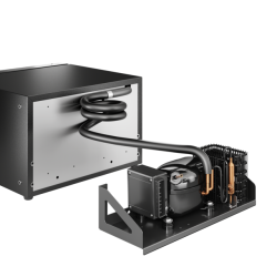 Dometic NRDX 15W valkoisella etupaneelilla