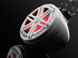 JL Audio 6.5" koteloitu M3-650VeX™ valkoinen kaiutinpari LED-valaistuksella