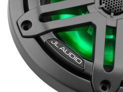 JL Audio 6.5" M3-650x kaiutinpari aseharmaalla Sport-ritilällä ja RGB LED-valolla