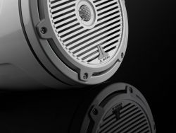 JL Audio 7.7" koteloitu M3-770VETXv3 valkoinen kaiutinpari Classic-ritilällä