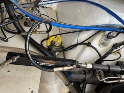 MaviMare GF150ETX sisäperämoottorin hydrauliohjaus