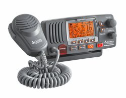 Cobra MR F77B GPS VHF Radiopuhelin DSC:llä