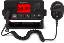 Raymarine Ray63 VHF radiopuhelin sisäisellä GPS:llä