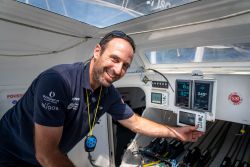 Nke MULTIGRAPHIC II monitoiminäyttö/autopilotin hallintalaite, Carbon