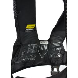 Spinlock Deckvest Vito 170N automaattiliivi valjaalla ja painelaukaisimella